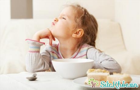 Tình trạng biếng ăn khiến trẻ còi xương, chậm lớn 
