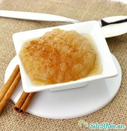 Bạn nên dùng sốt táo khi đau dạ dày để dễ tiêu hóa hơn