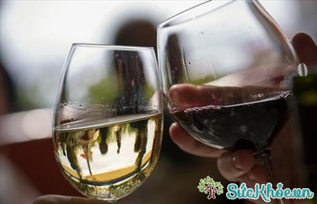 Tiêu thụ rượu vang đỏ ở mức độ vừa phải không hoàn toàn có hại cho bạn