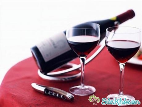 Rượu vang giúp giảm huyết áp ở một số trường hợp