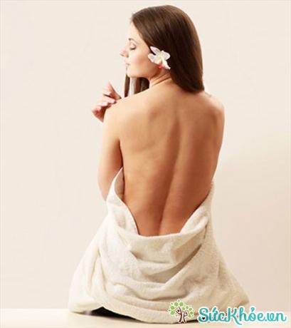 Điều trị mụn dưới da ở vùng lưng có nhiều phương pháp