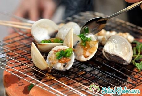 Ngao nướng thường không đảm bảo vệ sinh