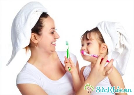 Có nhiều trường hợp buồn nôn khi đánh răng là do mắc bệnh về răng miệng 