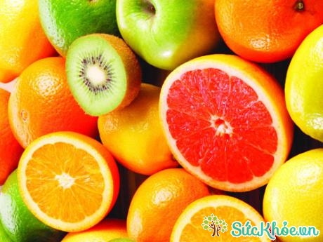 Trái cây họ cam quýt có thể gây kích ứng hệ tiêu hóa của trẻ