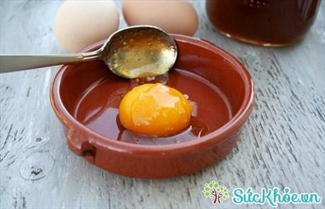 Lòng đỏ trứng gà là 1 vị thuốc chữa ho hiệu quả