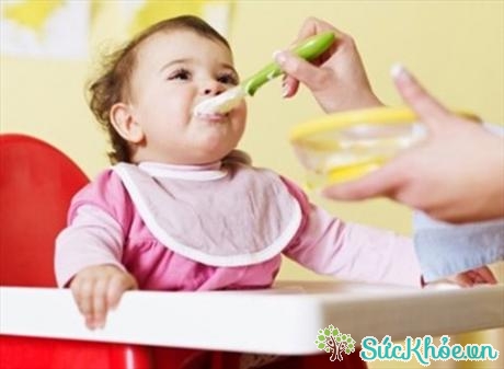 Trẻ bị bệnh tay chân miệng cần bổ sung dinh dưỡng phù hợp