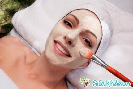 Chăm sóc da đúng cách để bạn ít phải đến spa hơn