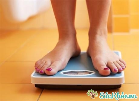 Để giảm cân, hãy theo dõi cân nặng hàng tuần