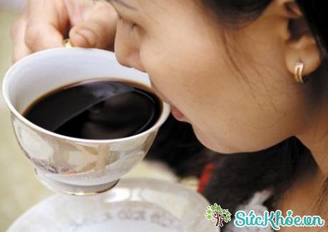 Caffeine trong cà phê có thể giúp bạn tỉnh táo vào buổi sáng nhưng lại có thể khiến bạn mệt mỏi vào buổi chiều