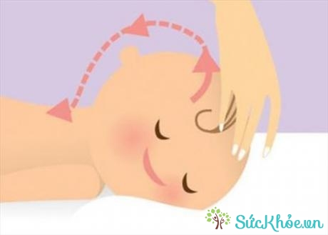 Các bước mát-xa giúp bé sơ sinh ăn ngoan, ngủ tốt - ảnh 3