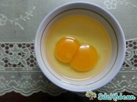 Chuyên gia dinh dưỡng nói gì về giá trị của trứng gà 2 lòng đỏ? 