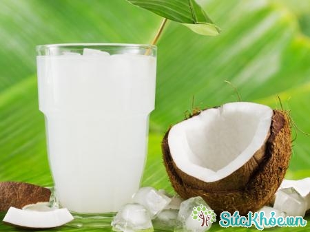 Nước dừa là chất lỏng tinh khuyết, tốt cho sức khỏe và làm đẹp