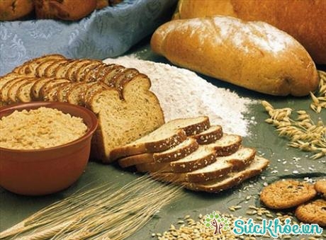 Bánh mì chứa nhiều tinh bột không lành mạnh có thể làm trầm trọng các triệu chứng tăng huyết áp