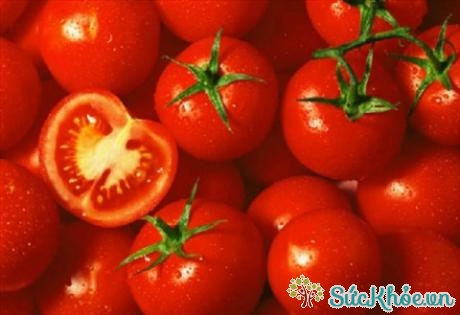 Cà chua có vitamin C, sắt, kali, phốt pho, lưu huỳnh... đều có lợi cho sức khỏe và làn da