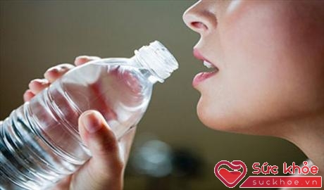 Người bị tiểu đường nên nhớ cần uống từ 1,5-2 lít nước trong ngày