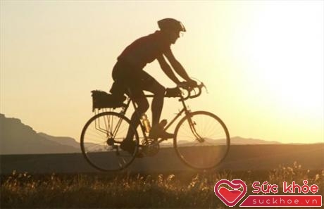 Đạp xe là bài tập thể dục được nhiều nam giới yêu thích và luyện tập thường xuyên