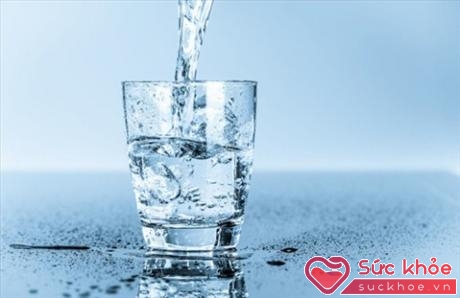 Mỗi ngày chúng ta cần uống ít nhất 1200ml nước.