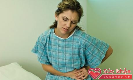viêm ruột thừa mãn tính không có dấu hiệu đặc biệt, một số người sẽ có hiện tượng đau bụng dưới lâm râm