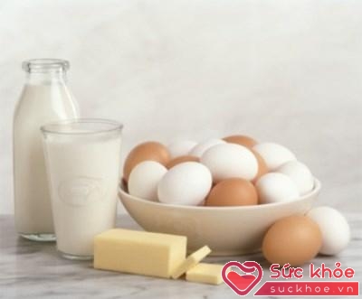 Trứng và các sản phẩm bơ, sữa... là nguồn cung cấp vitamin D cho cơ thể