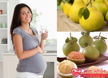 Mẹ bầu ăn bưởi trong suốt thai kỳ có thể làm giảm triệu chứng sưng và tích nước
