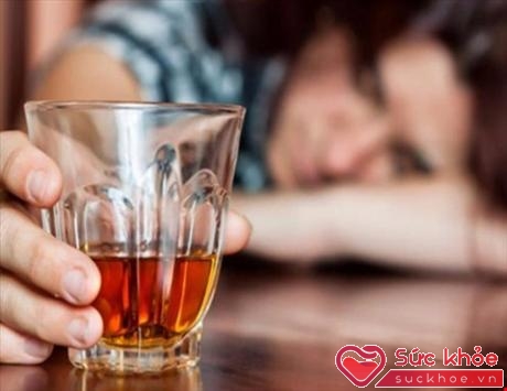 Uống rượu nhiều là nguyên nhân chính gây ra các bệnh về gan.