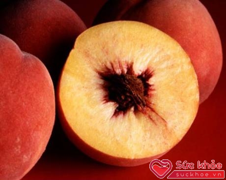 Loại đào tiên trái to thường bị ngâm với axit citric công nghiệp, để giữ vỏ màu đỏ, không dễ hư hỏng