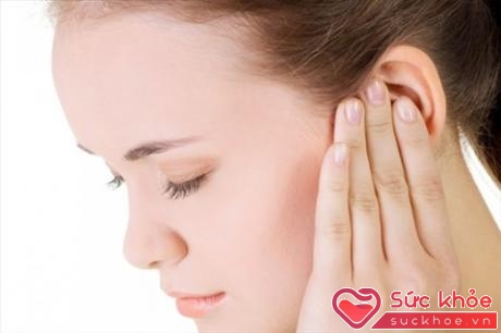 Viêm tai thanh dịch hay còn gọi là viêm tai màng nhĩ đóng kín, là tình trạng xuất hiện dịch nhầy vô khuẩn trong hòm tai