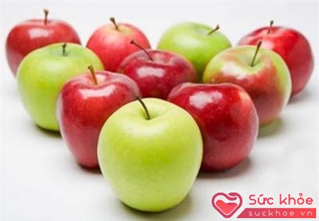 Do táo giàu gluxit và muối kali nên những người bệnh tim mạch vành, nhồi máu cơ tim, bệnh thận, tiểu đường không nên ăn nhiều