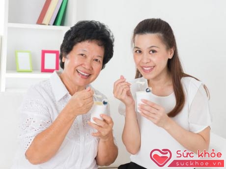  Hãy tìm loại sữa chua mà trong thành phần có các loại men Probiotics