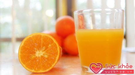 Vitamin C trong cam tươi có tác dụng tăng cường sức đề kháng của cơ thể, đảm bảo sự phát triển bình thường của các tế bào