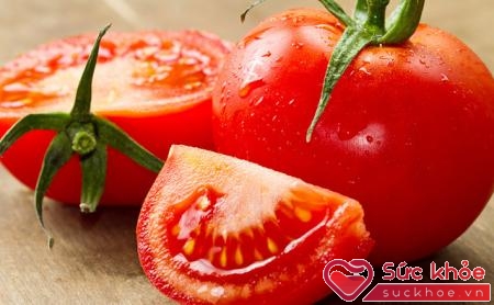 Ăn cà chua trước bữa ăn trong khi bụng đang đói để tránh làm tăng lượng axit trào ngược dạ dày