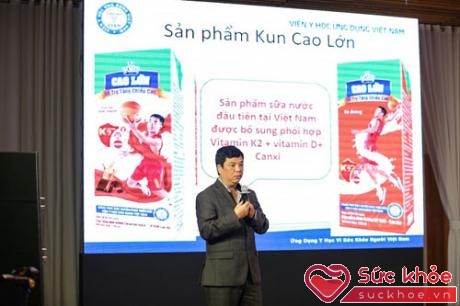 TS.BS. Trương Hồng Sơn-Viện trưởng Viện Y học Ứng dụng Việt Nam: Uống sữa có bổ sung vitamin K2 cũng sẽ giúp làm giảm bớt các dấu hiệu thiếu vitamin K2