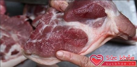 Thịt lợn nhiễm hóa chất tăng trọng có lớp mỡ thường rất mỏng.