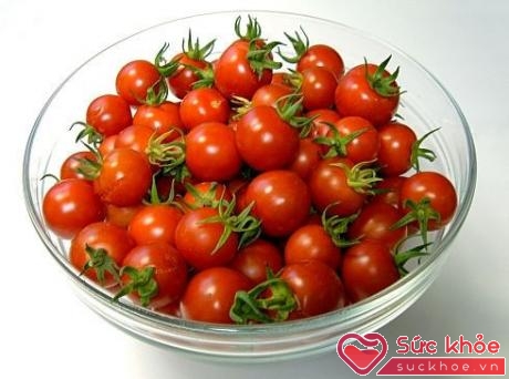 Cà chua rất giàu vitamin A và C nên giúp cải thiện thị lực, ngăn ngừa bệnh quáng gà