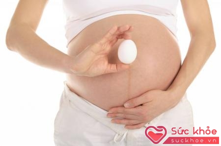 Trứng vừa có lợi cho sự phát triển của thai nhi vừa tốt cho việc thai phụ sản sinh sữa cho con bú (Ảnh: Internet)