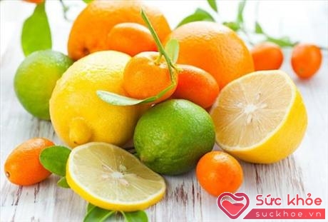 Theo Health, việc uống vitamin C ngay khi có dấu hiệu đầu tiên của bệnh cảm lạnh sẽ giúp bạn nhanh chóng khỏi bệnh hơn bình thường.