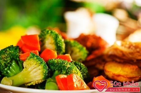 Một số trong những nguồn tốt nhất của sắt bao gồm: bông cải xanh, thịt đỏ, đậu, thận và gan.