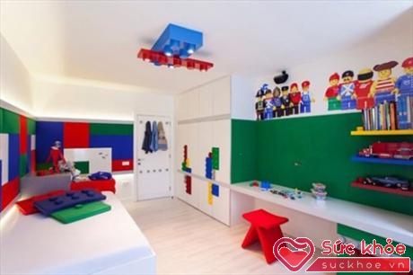 Trò chơi Lego giúp trẻ kích thích sức sáng tạo, các màu sắc tươi vui cũng khiến nơi ngủ nghỉ của bé vui mắt, sống động.