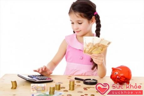Tùy vào đồ tuổi của trẻ, bố mẹ có thể dạy trẻ về tiền bạc theo nhiều cách (Ảnh: Internet)