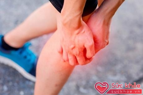 Sưng, đau một chân có thể là nguyên nhân gây nghẽn mạch phổi.