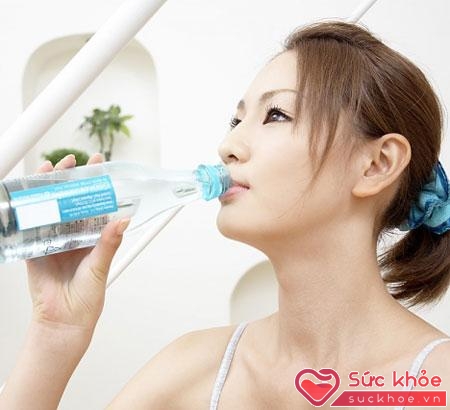 Uống nước giúp cơ thể bạn tràn đầy năng lượng