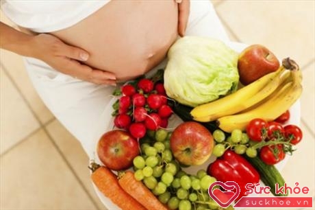 Việc ăn uống của phụ nữ trước khi mang thai có tác động quan trọng tới sức khỏe của trẻ (Ảnh: Internet)