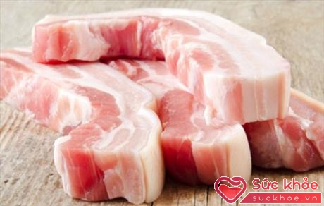 Thịt lợn sạch thường có lớp mỡ dày, độ đàn hồi cao