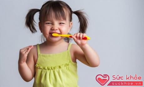 Để trẻ tự giác đánh răng trước khi đi ngủ là việc không mấy dễ dàng (Ảnh minh họa).