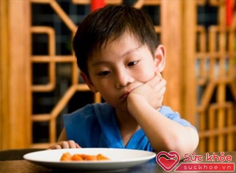 Trẻ mắc chứng tự kỷ thường có xu hướng nhạy cảm quá mức với thức ăn (Ảnh minh họa).