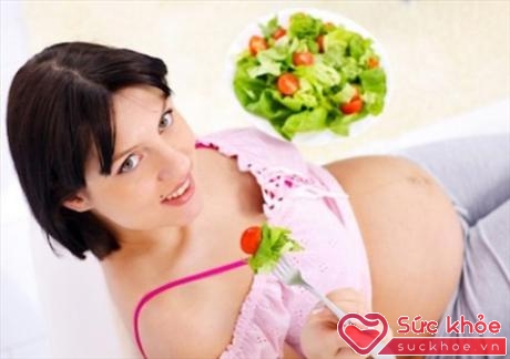 Chế độ ăn giàu dinh dưỡng sẽ tốt cho cả mẹ bầu và thai nhi (Ảnh: Internet)
