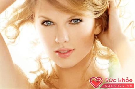 Cô nàng Taylor Swift luôn ưa chuộng đôi mắt mèo (Ảnh: Internet)