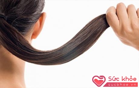 Ngoài tuổi tác, stress và hoóc-môn, rất nhiều vấn đề khác có thể gây nên tình trạng rụng tóc mà bạn không hề biết.