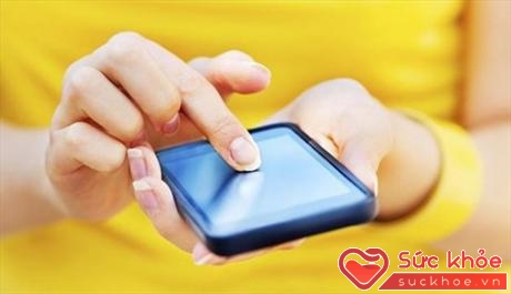 Lướt qua các mạng xã hội, gửi email cá nhân... có thể giúp bạn giảm căng thẳng 