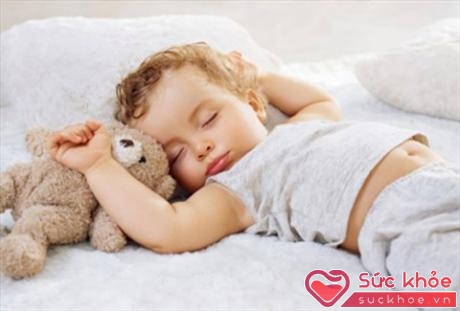 Ngủ riêng có nhiều lợi ích cho trẻ (Ảnh minh họa: Internet)